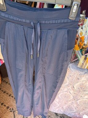 Lululemon jogger navy blue EUC